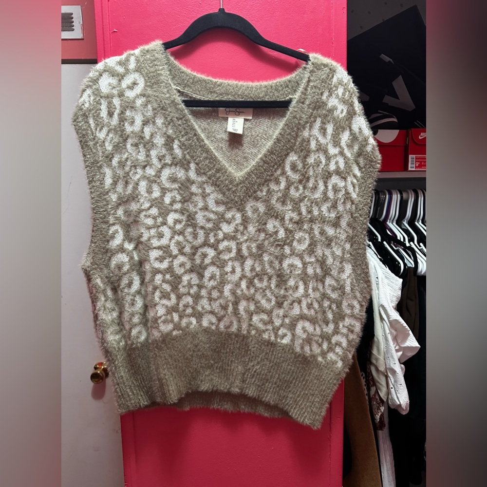 Leapord top